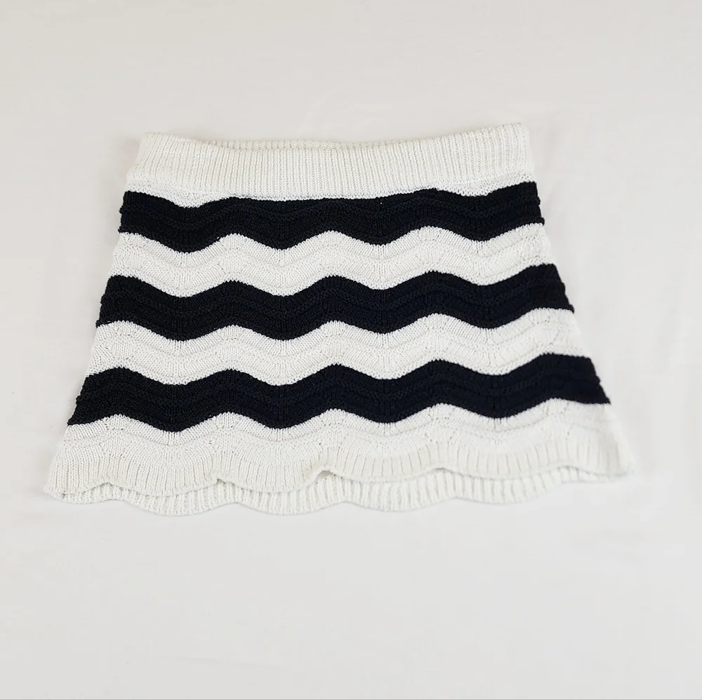 Vince Camuto Knitted Girl Wavy Stripe Skirt Size 4